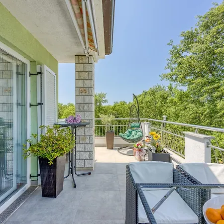 App Mariella 150m From The Sea - Happy Apartment *